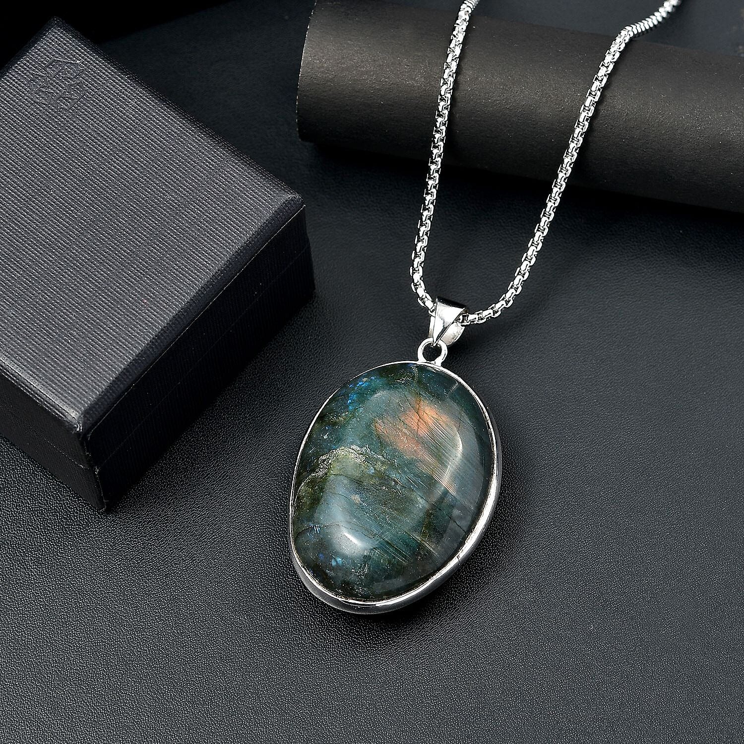 Labradorite - Product card gallery slide 2 (10145709588763)