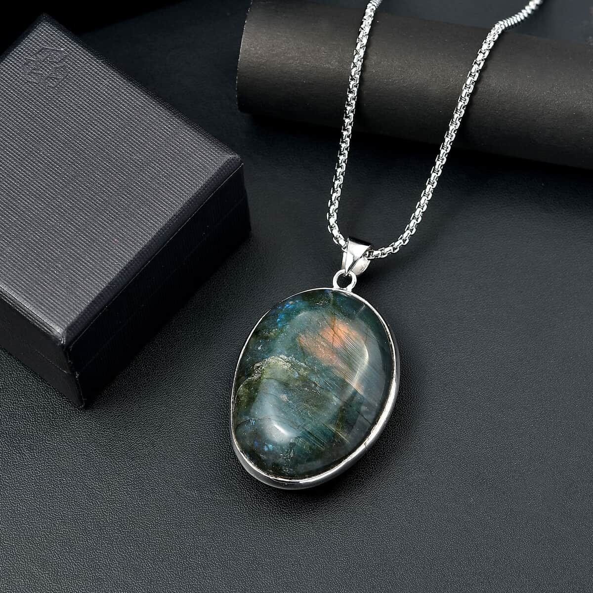 Karis Malagasy Labradorite 254.00 ctw Pendant in Platinum Bond with Stainless Steel Chain 20 Inches  image number 1