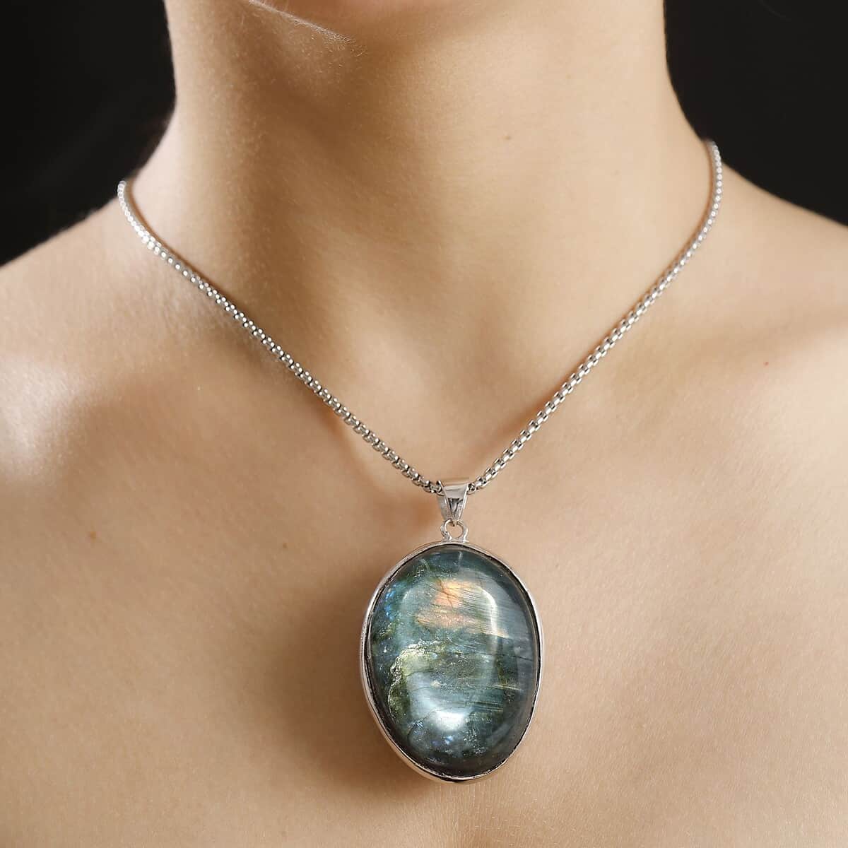 Karis Malagasy Labradorite 254.00 ctw Pendant in Platinum Bond with Stainless Steel Chain 20 Inches  image number 2