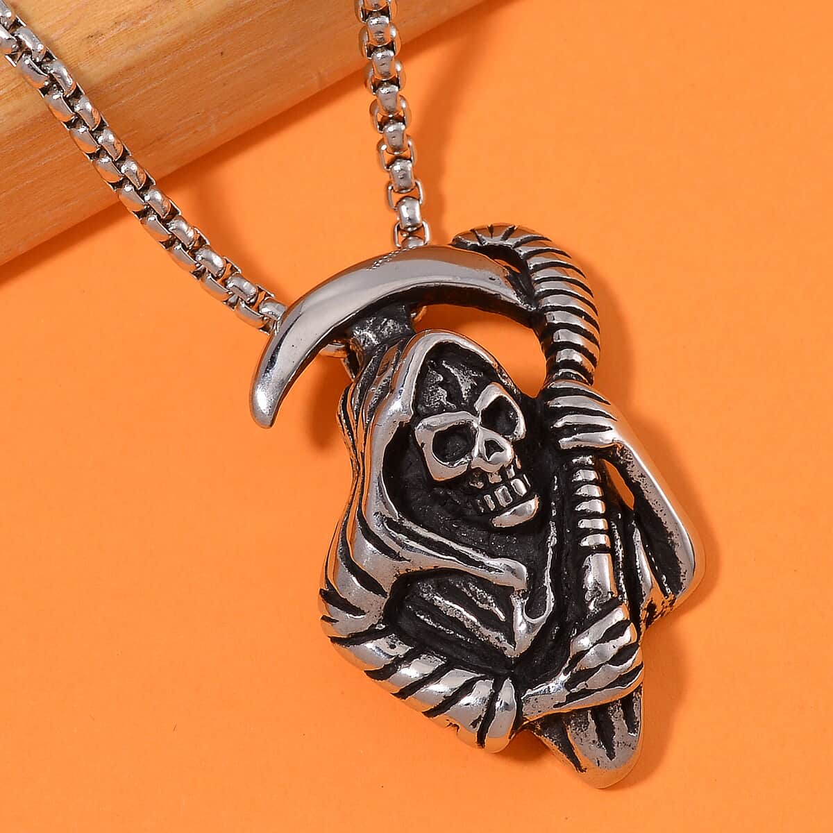 Skull Pendant Necklace in Black Oxidized and Stainless Steel 24 Inches image number 1