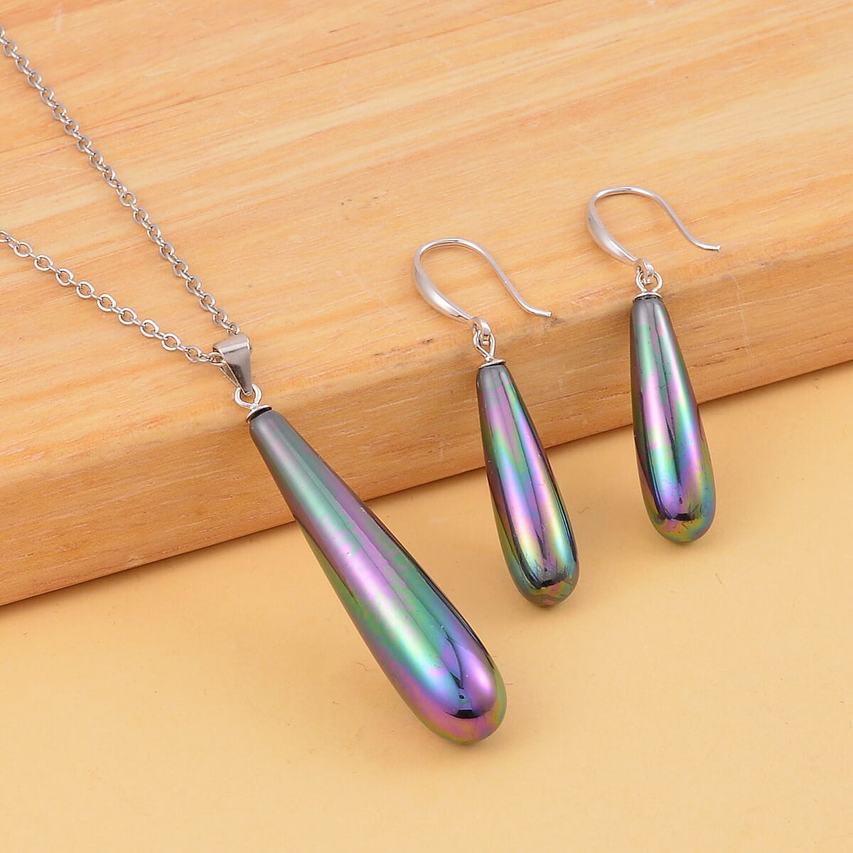 Peacock Color Shell Pearl Drop Pendant Necklace 20 Inches and Earrings in Stainless Steel image number 1