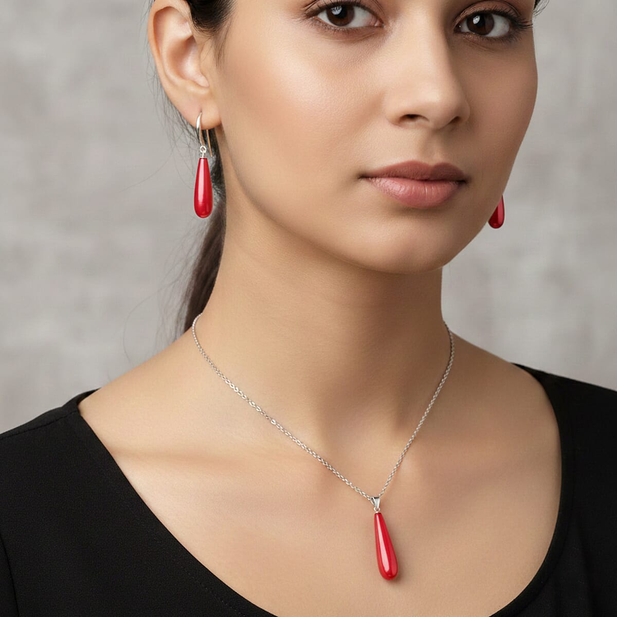 Red Shell Pearl Drop Pendant Necklace 20 Inches and Earrings in Stainless Steel image number 2