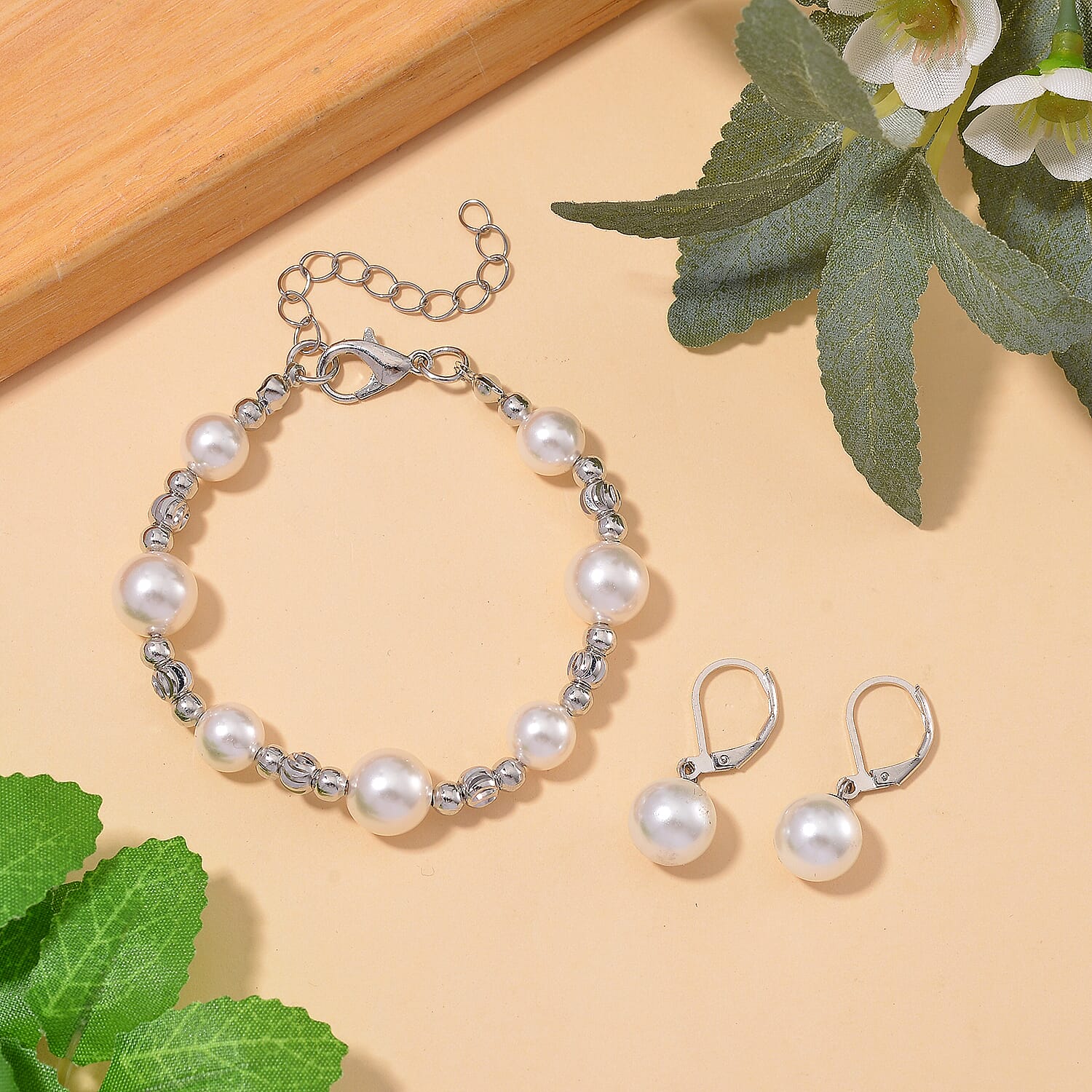 White Shell Pearl - Product card gallery slide 2 (9432424448255)