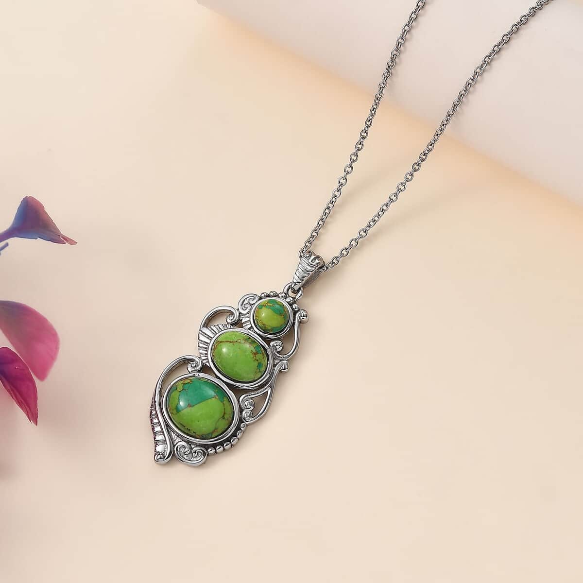 Mojave Green Turquoise 8.20 ctw Pendant Necklace (20 Inches) in Stainless Steel  image number 1