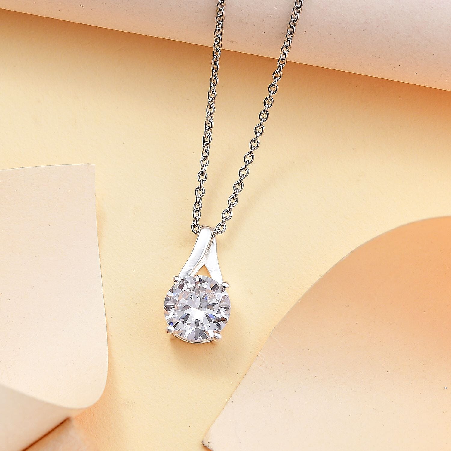Simulated White Diamond - Product card gallery slide 2 (9432435884287)