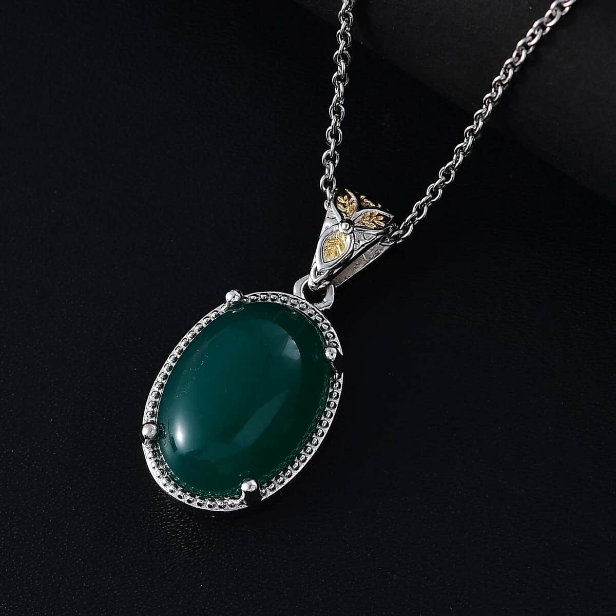 Green Onyx 10.00 ctw Pendant in 14K YG and Platinum Over Copper with Magnet and Stainless Steel Necklace 20 Inches image number 1