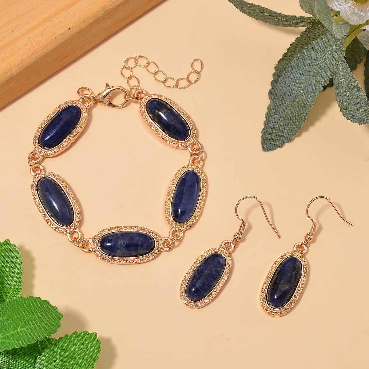 Sodalite 100.00 ctw Set of Bracelet (6.5-8.5In) and Earrings in Rosetone image number 1