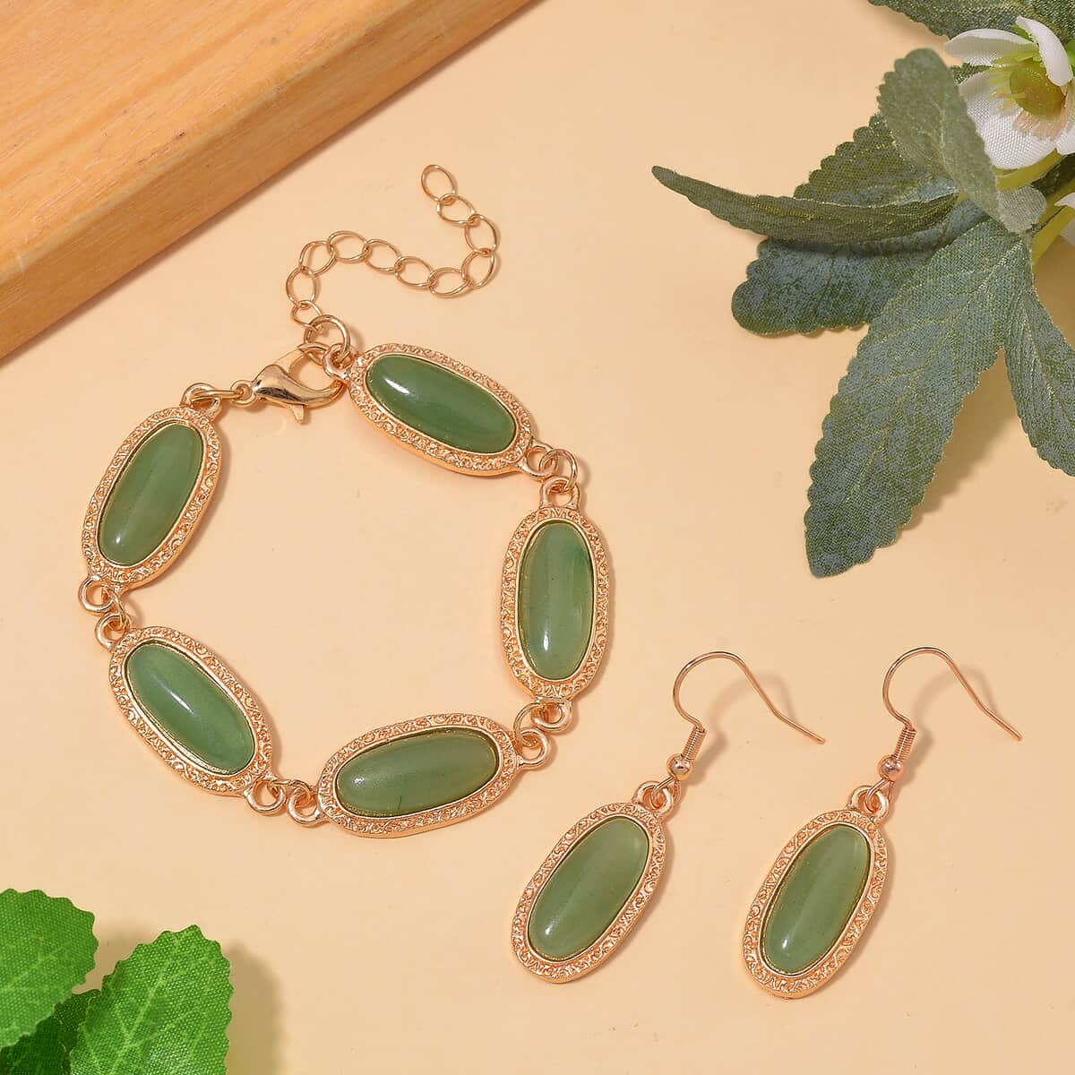 Green Aventurine 100.00 ctw Set of Bracelet (6.5-8.5In) and Earrings in Rosetone image number 1