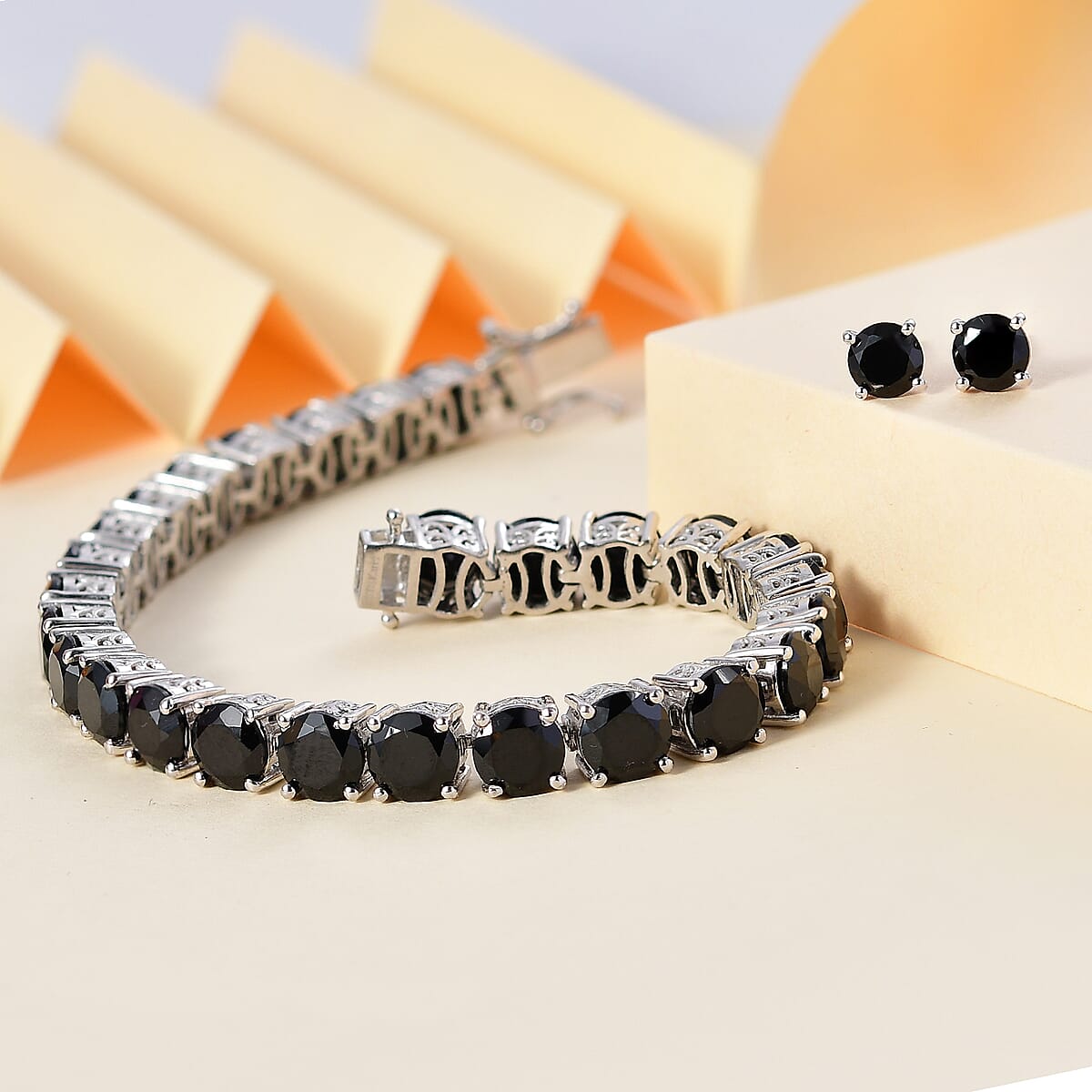 Karis Thai Black Spinel 43.00 ctw Solitaire Stud Earrings and Bracelet (7.25In) in Platinum Bond image number 1
