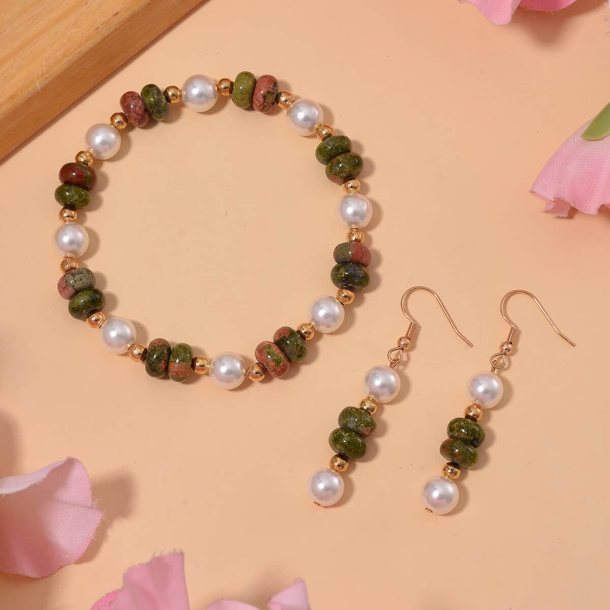 Unakite 50.00 ctw and White Shell Pearl Bracelet (6.50-7.0In) and Earrings in Goldtone image number 1