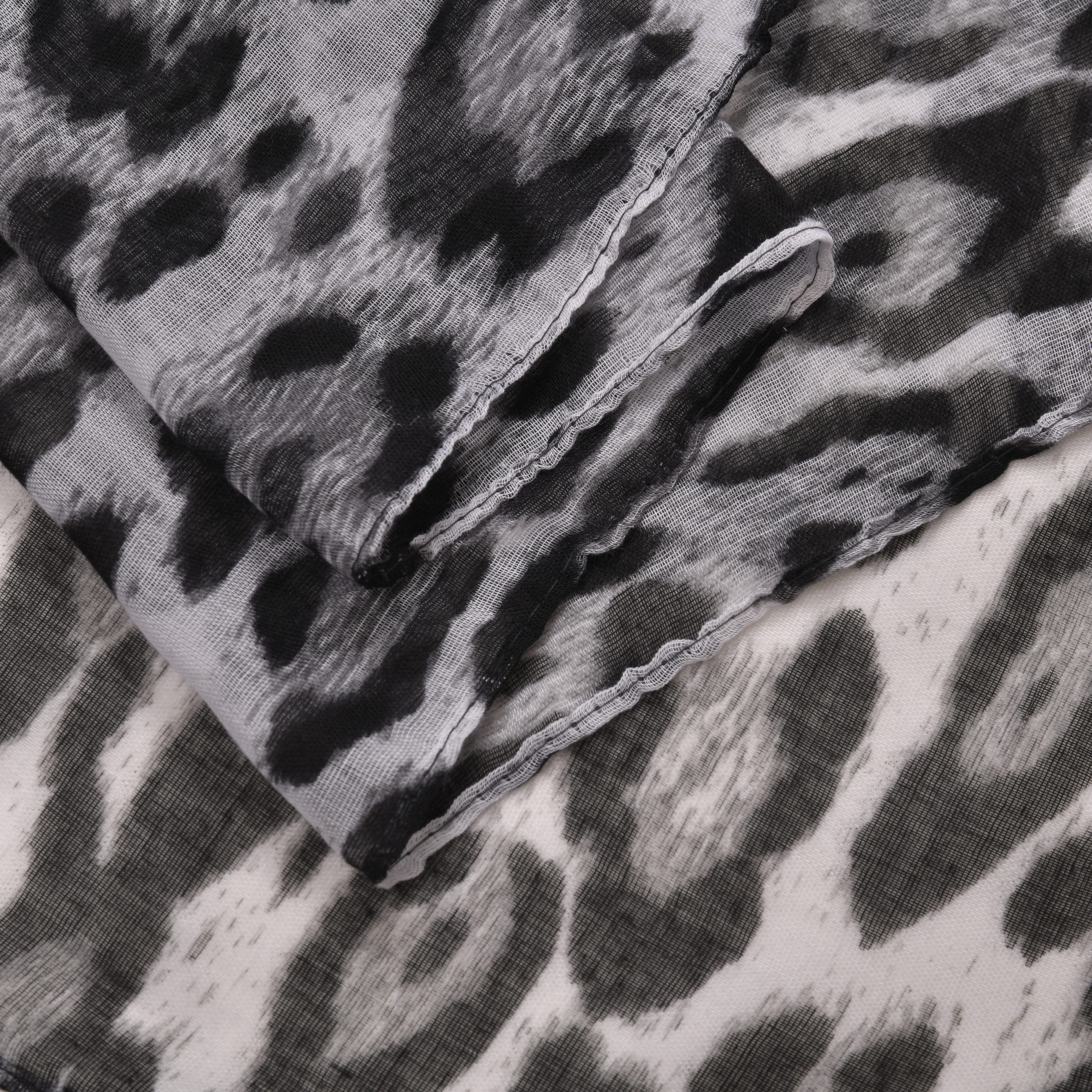 (11)
