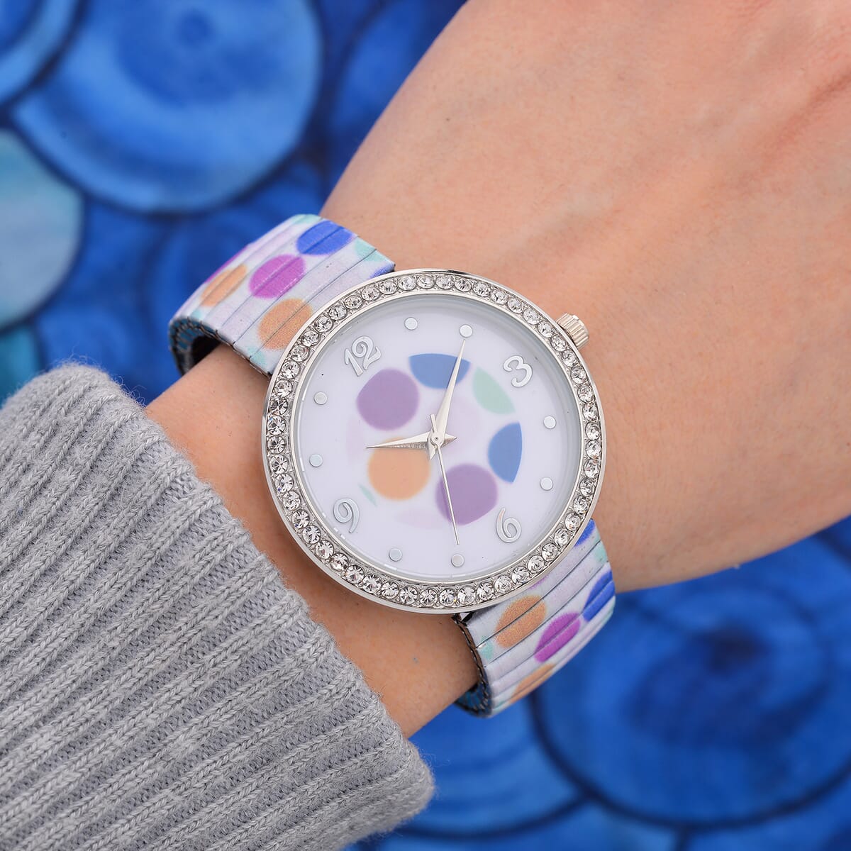 Strada Austrian Crystal Japanse Movement Round Shape Pattern Stretch Bracelet Watch with Stainless Steel Strap and Matching Scarf image number 1
