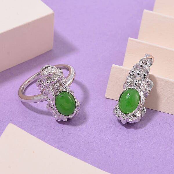 Green Jade (D) 3.30 ctw Pixiu Ring (Size 5.0) and Pendant without Chain in Rhodium Over Sterling Silver