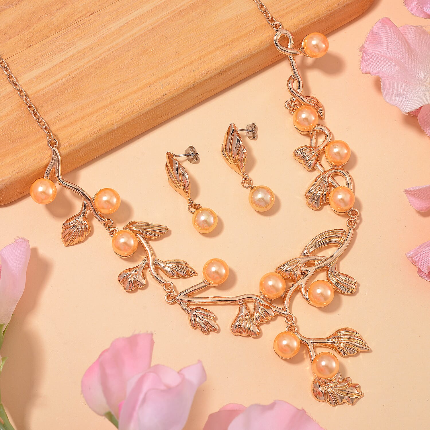 Golden Color Shell Pearl Designer Inspired Leaf Necklace and Earrings in Goldtone 18-20 Inches