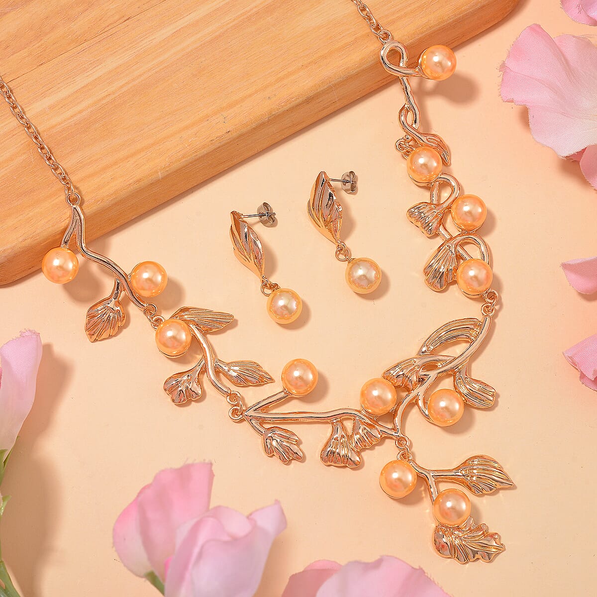 Golden Color Shell Pearl Leaf Necklace and Earrings in Goldtone 18-20 Inches image number 1