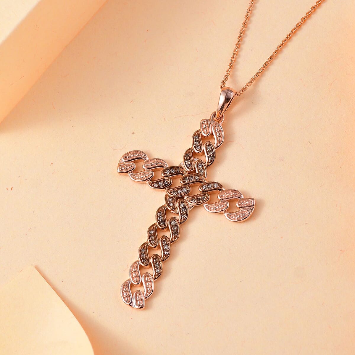 Diamond Pendant Necklace image number 1