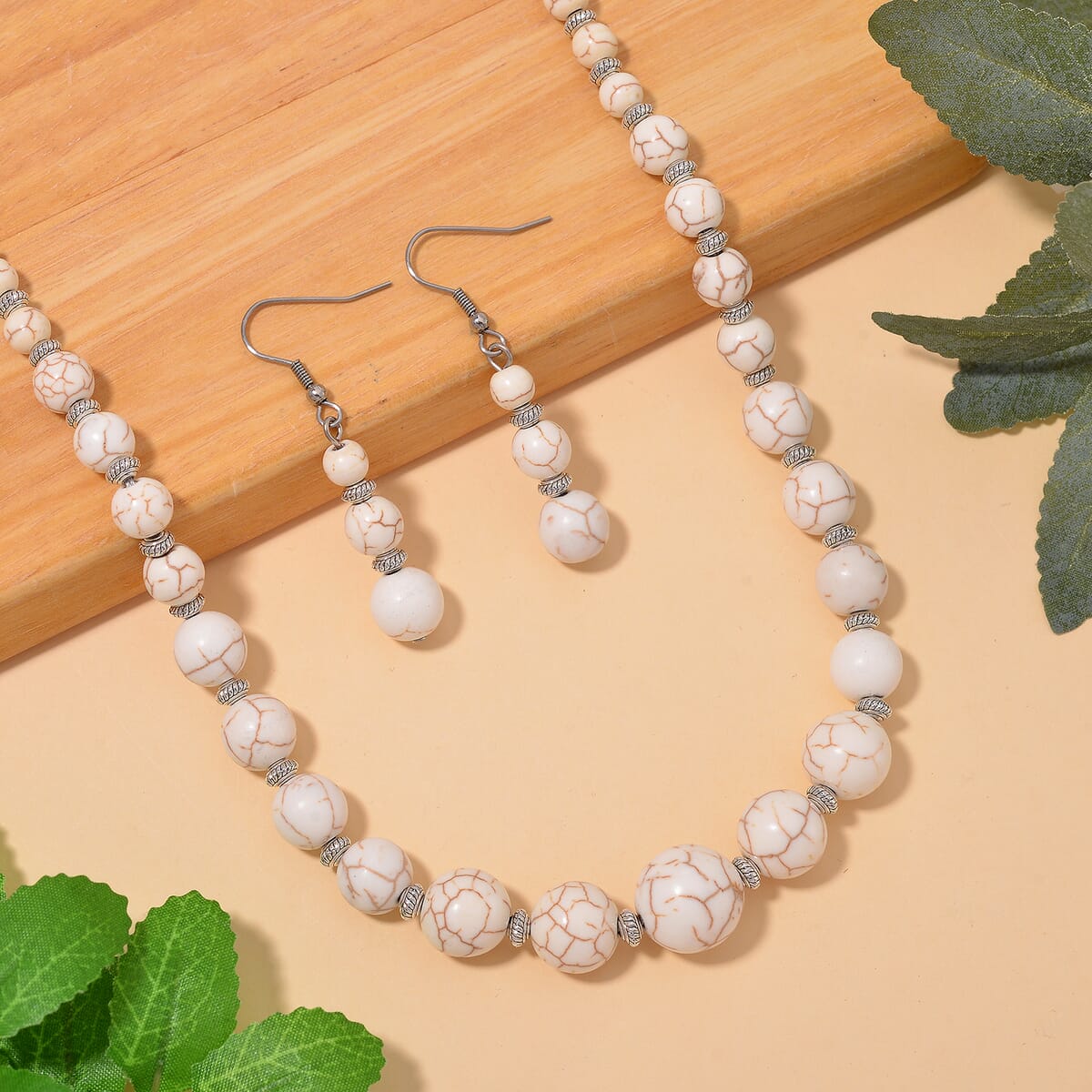 White Howlite 205.00 ctw Beaded Necklace 18-20 Inches and Earrings in Stainless Steel image number 1