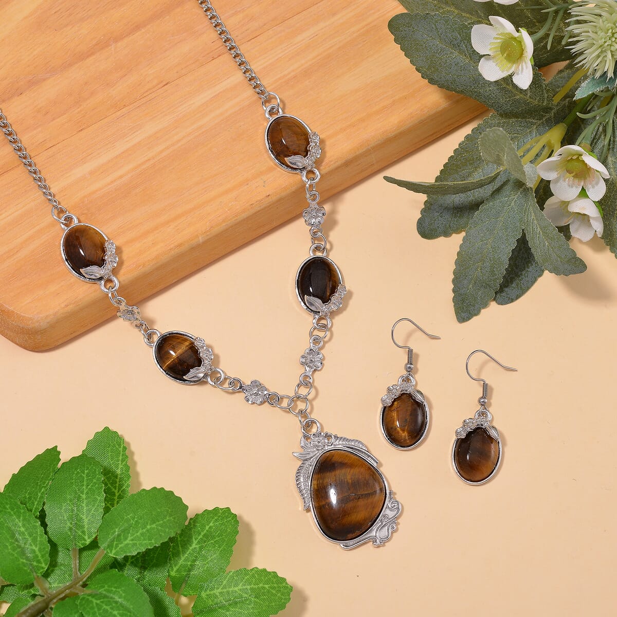 Tigers Eye 140.00 ctw Necklace 20 Inches and Earrings in Silvertone image number 1