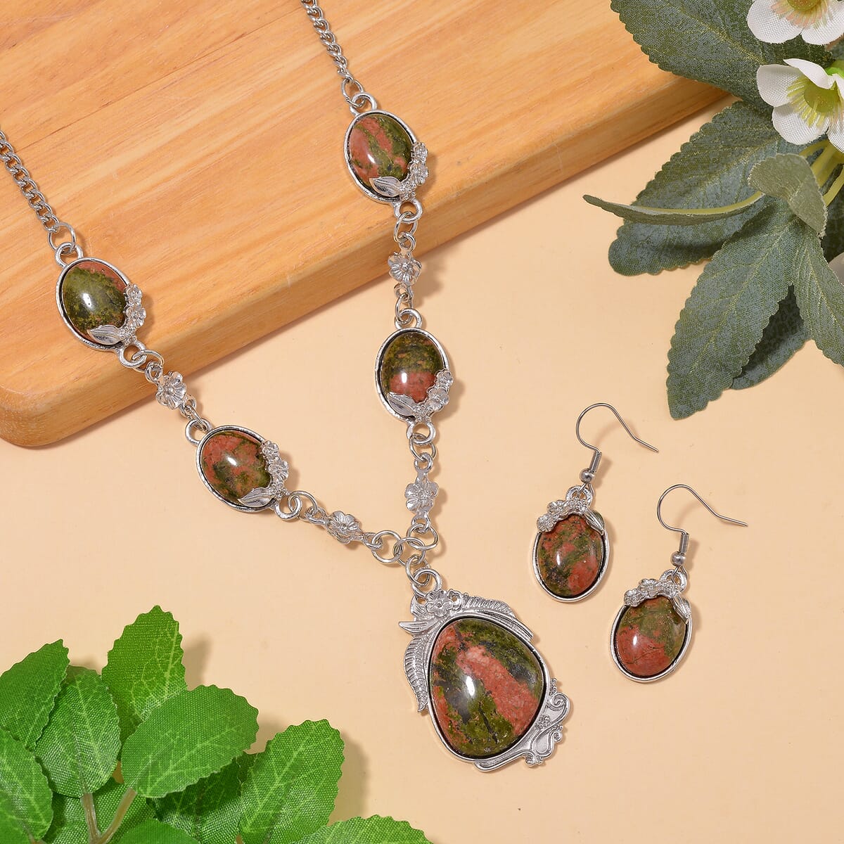 Unakite 140.00 ctw Necklace 20 Inches and Earrings in Silvertone image number 1