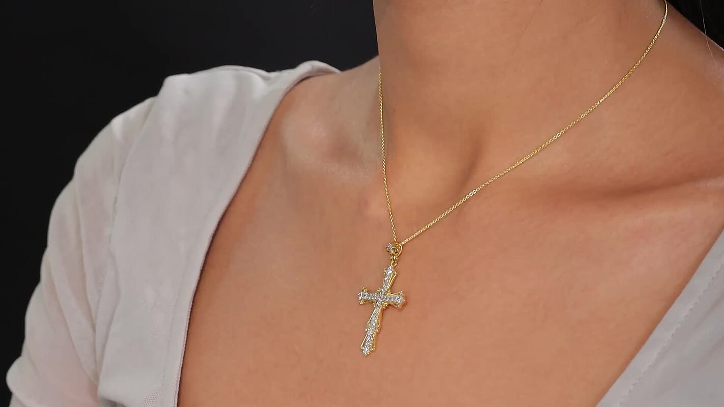 Luxuriant Lab Grown Diamond G-H SI 1.00 ctw Cross Pendant Necklace in 18K Vermeil Yellow Gold Over Sterling Silver 20 Inches