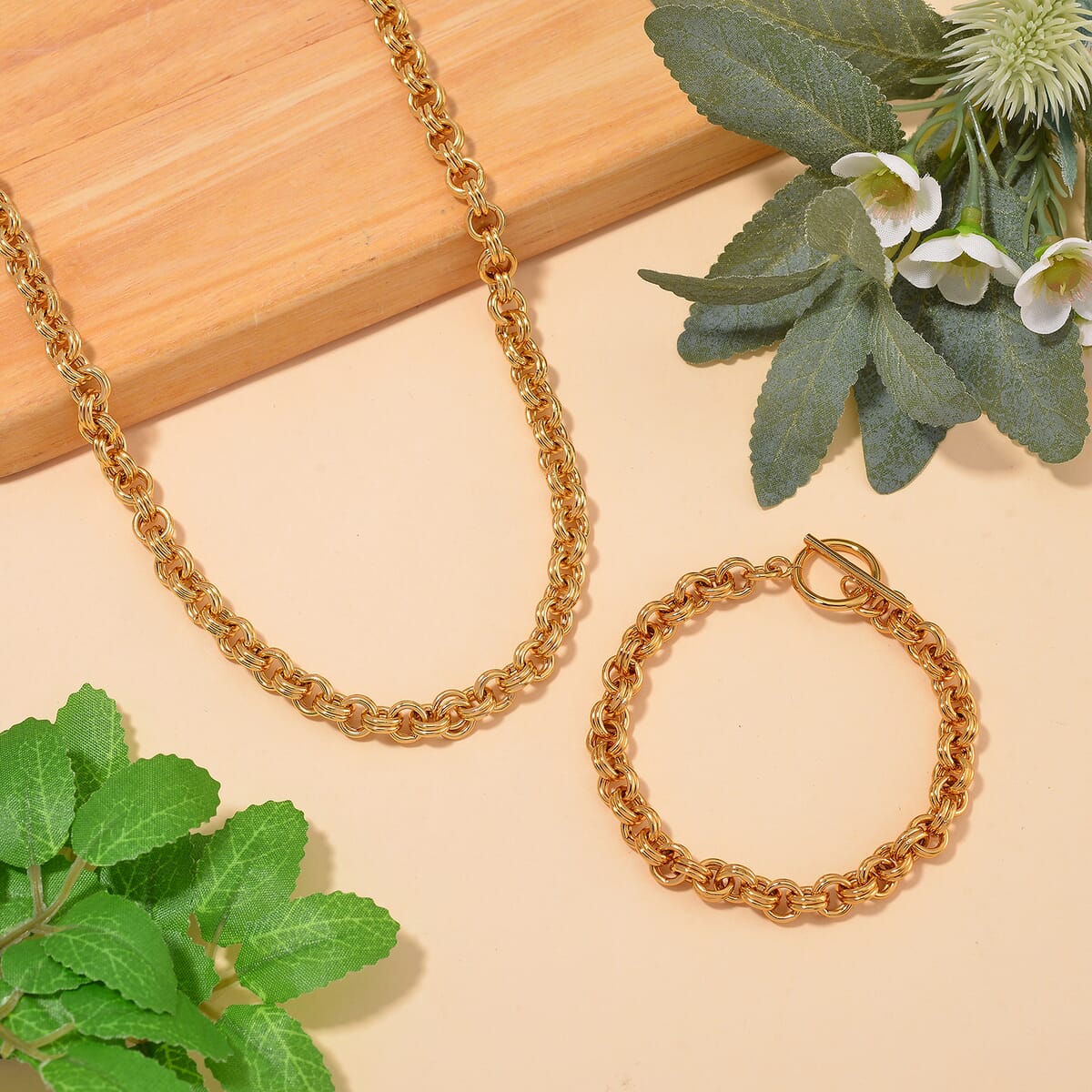 Set of Oval Link Chain Necklace 20 Inches and Bracelet (7.5In) in ION Plated YG Stainless Steel  image number 1