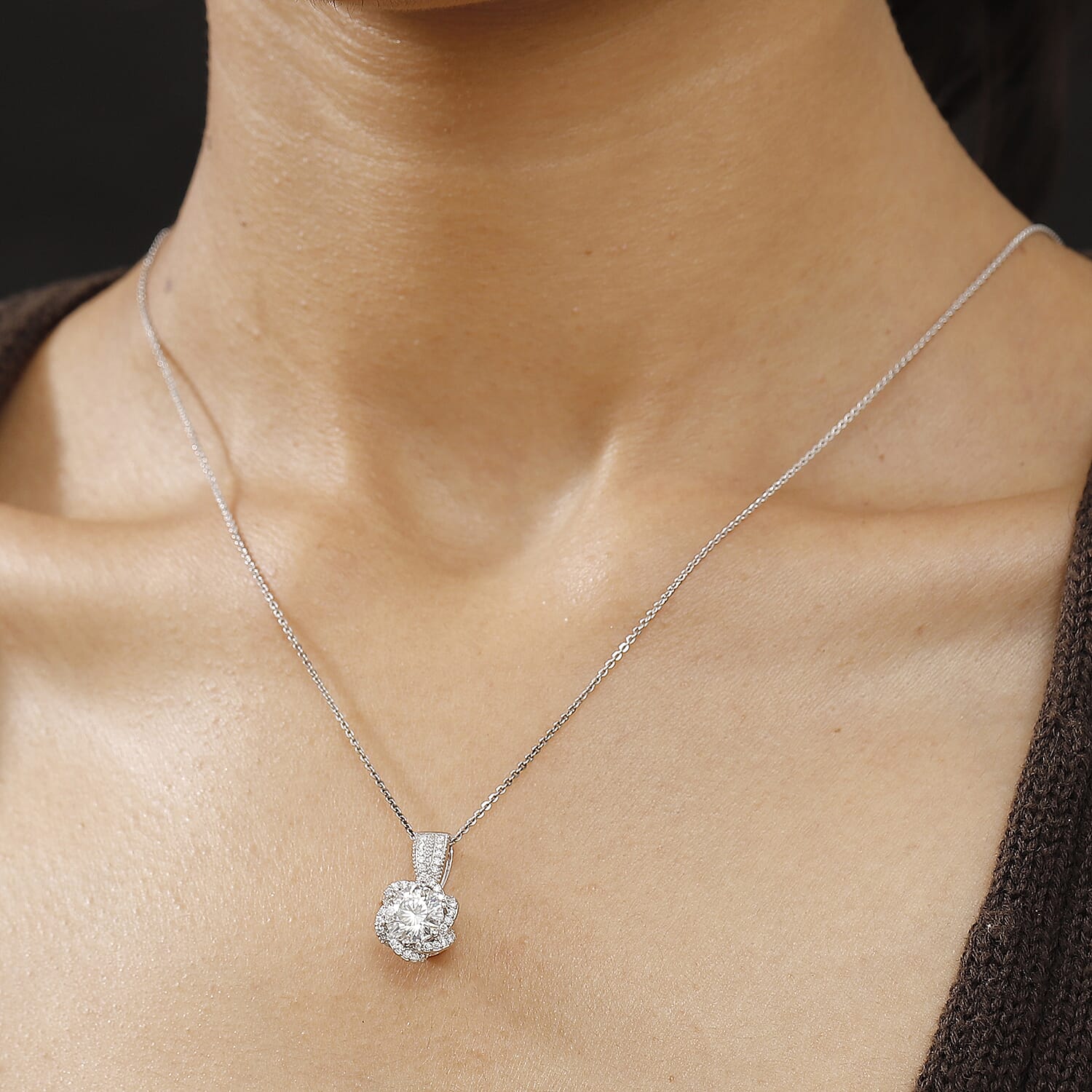 Buy Crisantemo Cut Moissanite 2.50 ctw Floral Cascade Pendant