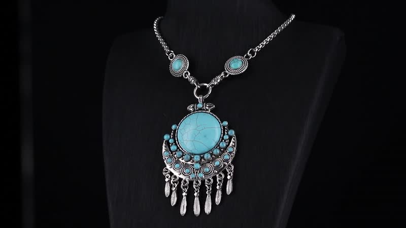 Blue Howlite Necklace (20-22 Inches) and Earrings in Silvertone 94.00 ctw