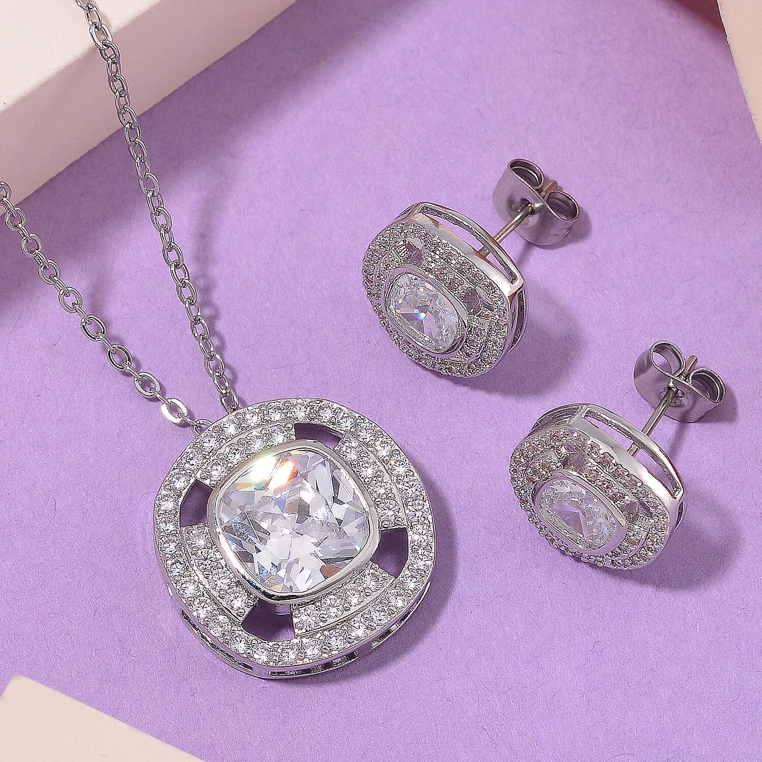 Simulated Diamond - Product card gallery slide 2 (9432549392639)