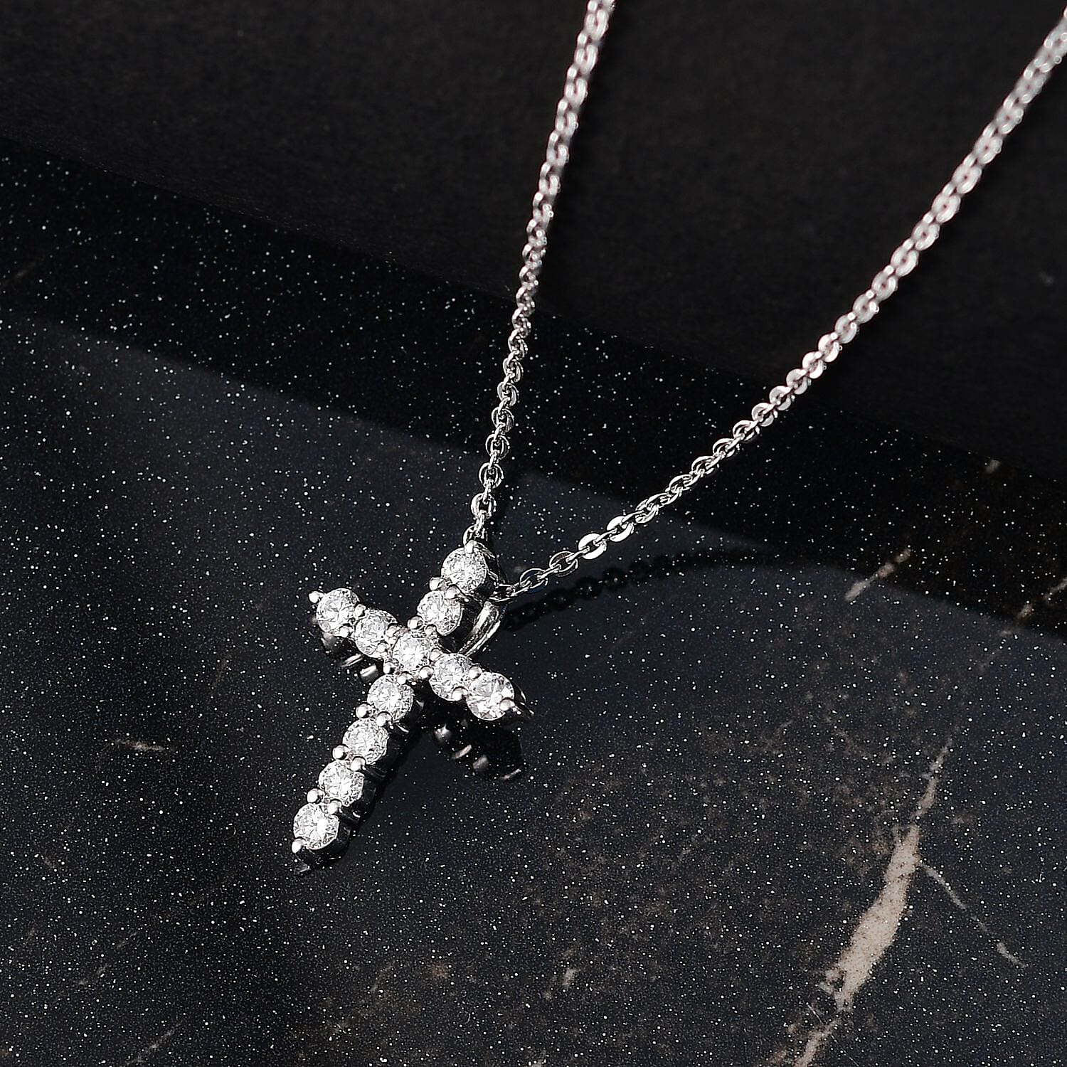 【HYERES LOR】24FW★ Essence Lab Diamond Cross Necklace 10K HYERES LOR】24FW☆ Essence Lab Diamond Cross Necklace 10K