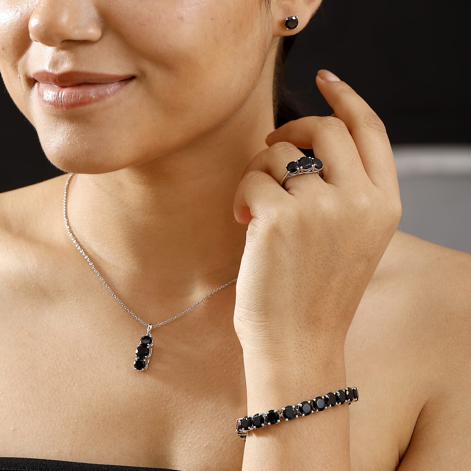 通販 送料無料  ctw 36.10 Onyx Black Karis Buy Bracelet Stud (7.25In), アクセサリー