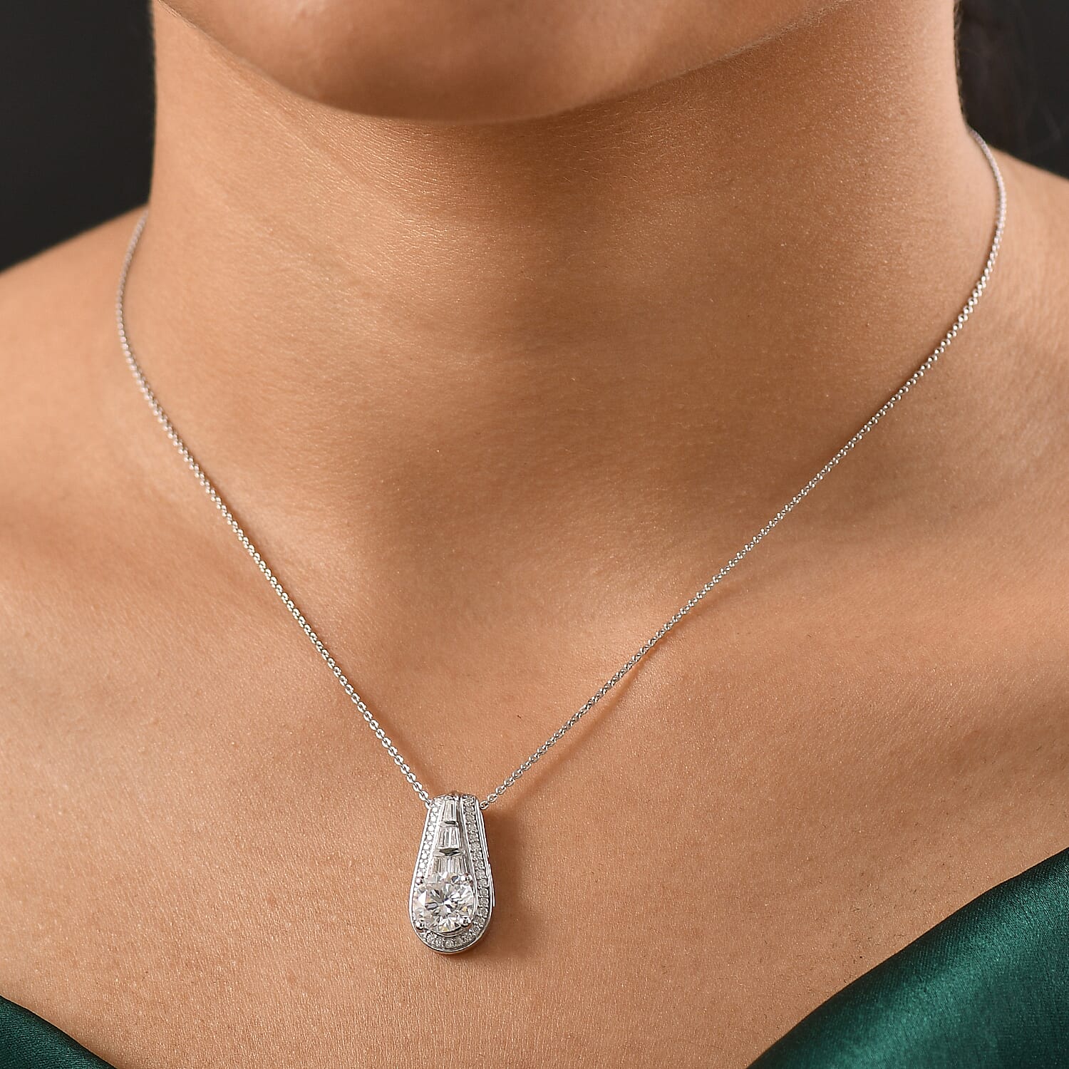 Moissanite - Product card gallery slide 3 (9432568267007)