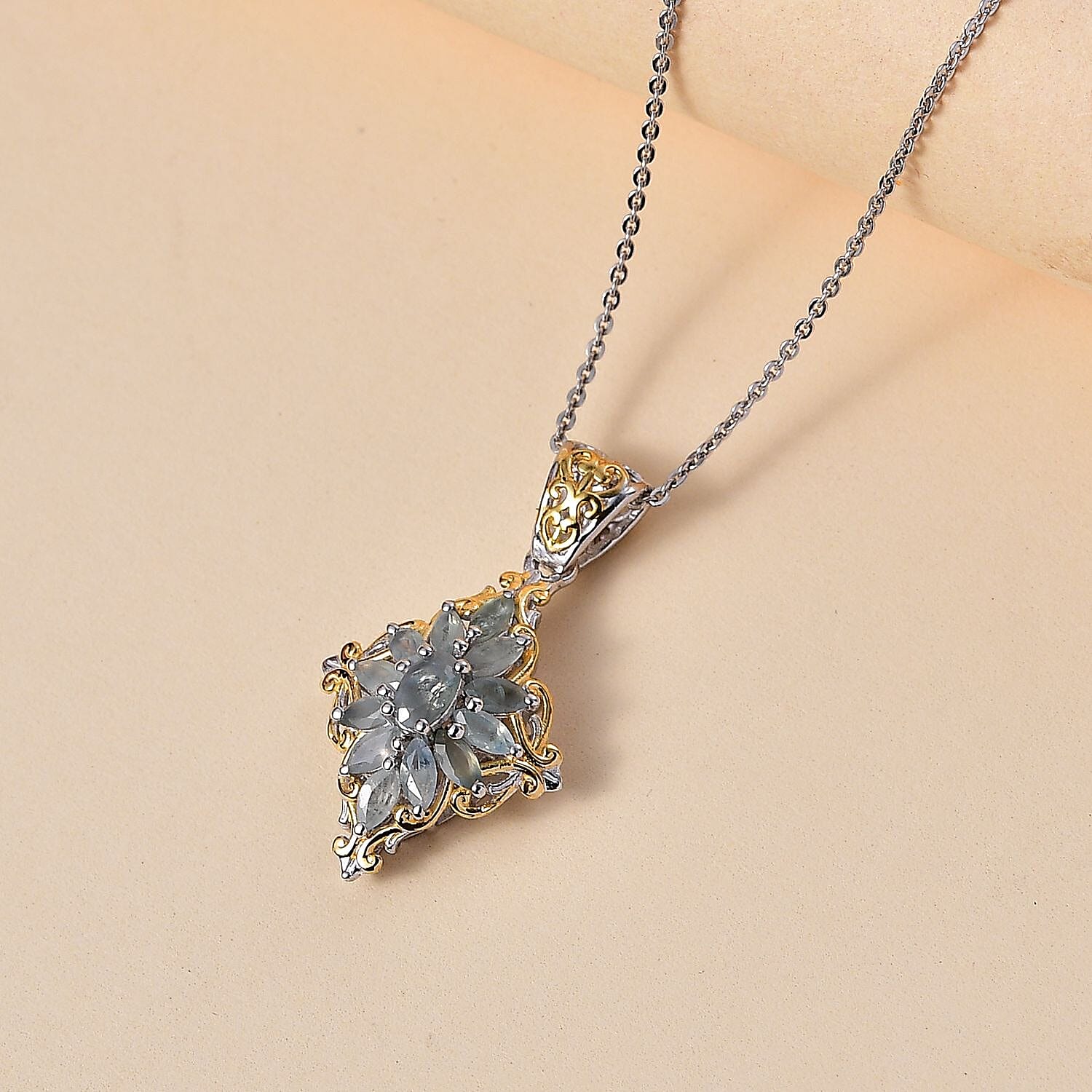 Narsipatnam Alexandrite - Product card gallery slide 2 (10145892106523)