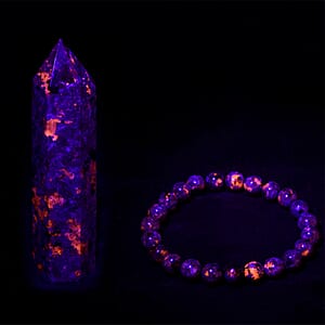 Natural Yooperlite 535.00 ctw Pencil (3.5-3.9In) and Beaded 8mm Stretch Bracelet with Free UV Flash Light 
