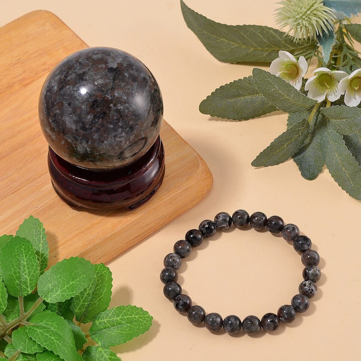 Natural Yooperlite 875.00 ctw Sphere (2.5In) and Beaded 8mm Stretch Bracelet with Free UV Flash Light  image number 1