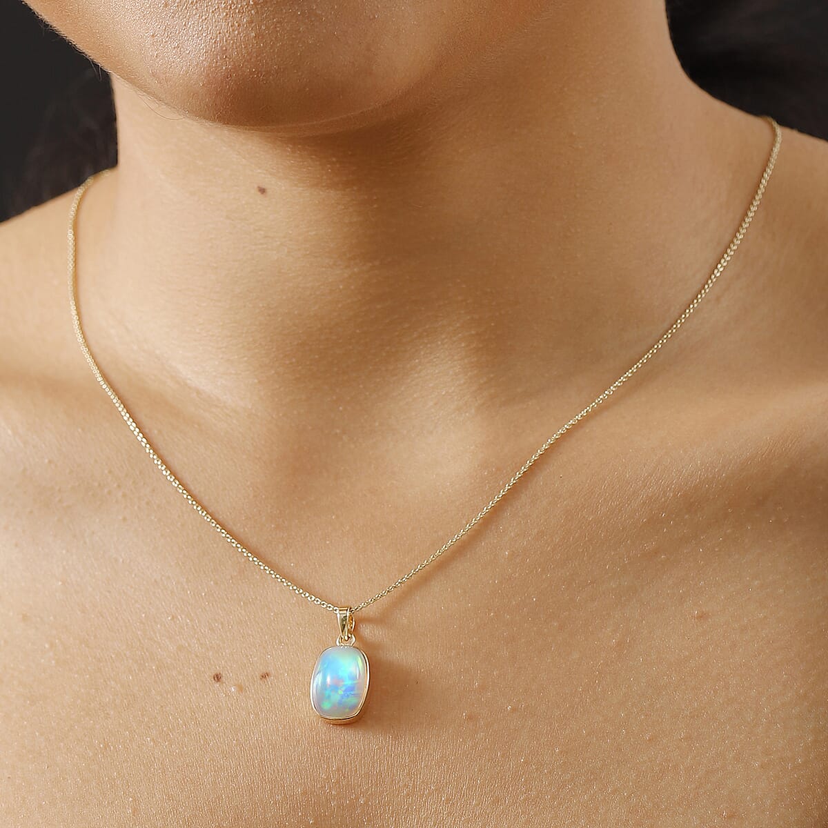 AAA Ethiopian Welo Opal 4.90 ctw Solitaire Pendant Necklace in 10K Yellow Gold 20 Inches image number 2