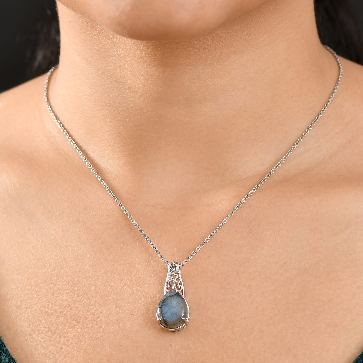 Ever True Malagasy Labradorite 9.40 ctw Pendant in Platinum Bond with Stainless Steel Necklace 20 Inches  image number 2