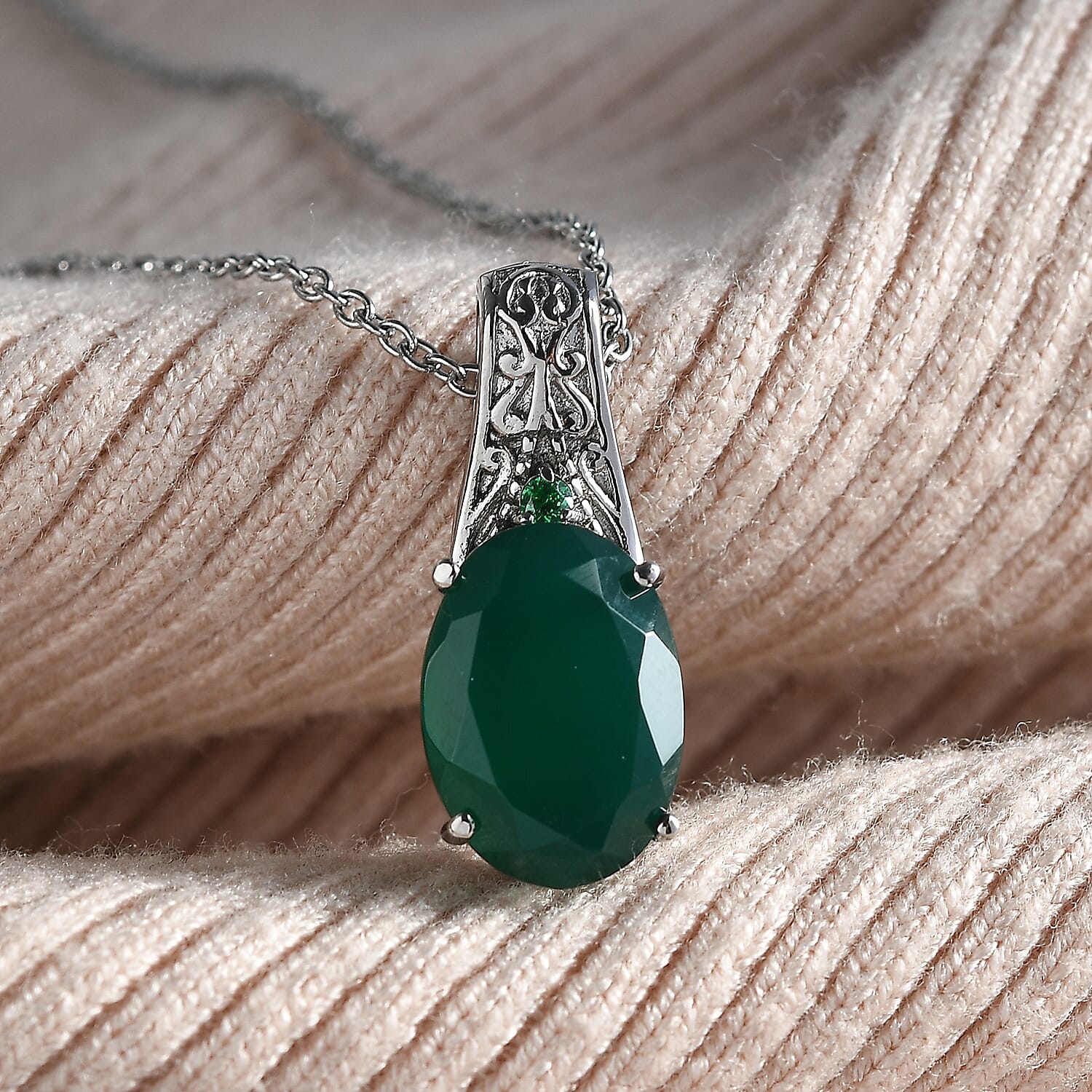 Verde Onyx 5.40 ctw Pendant Necklace in Stainless Steel 20 Inches
