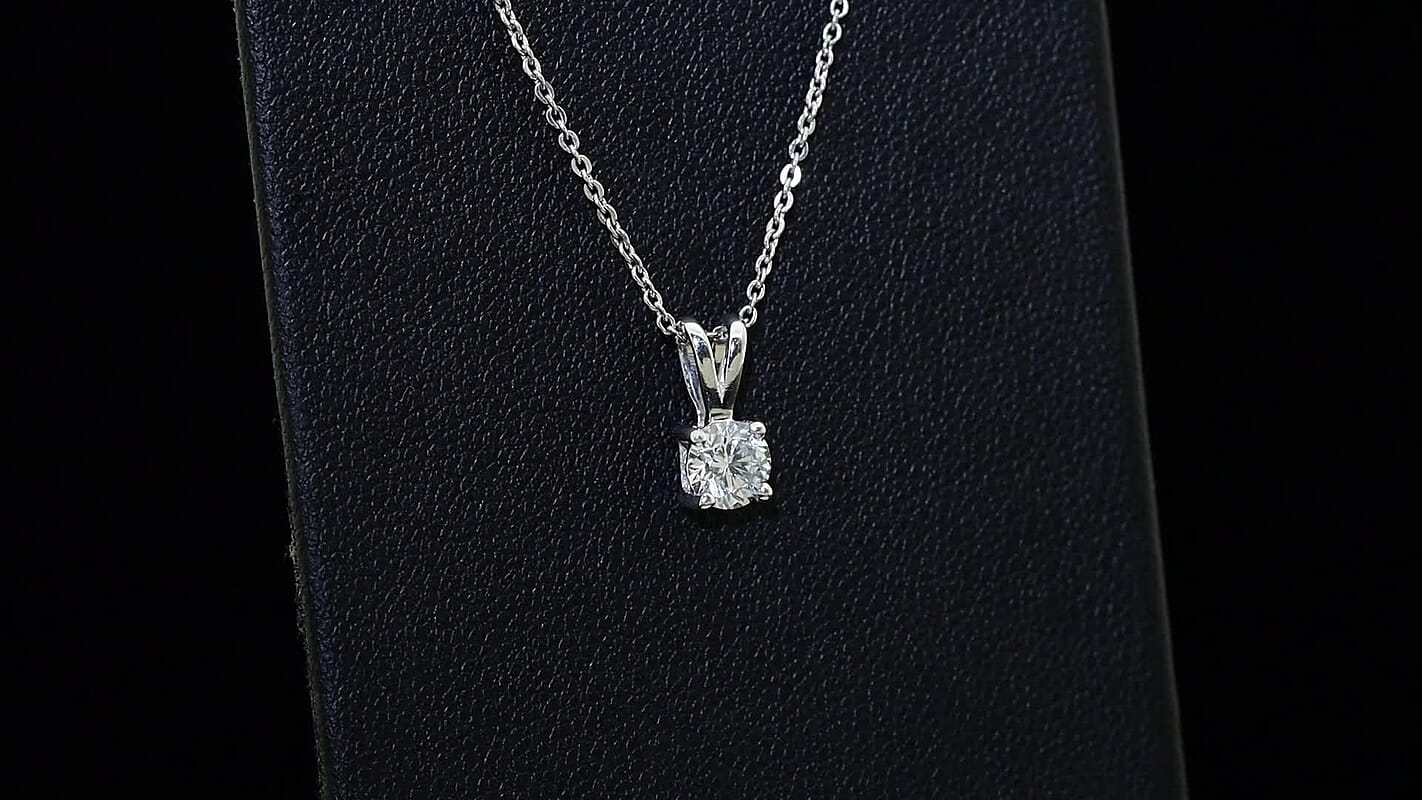 Luxuriant Lab Grown Diamond E-F VS 0.50 ctw Solitaire Pendant Necklace in Platinum Over Sterling Silver 20 Inches