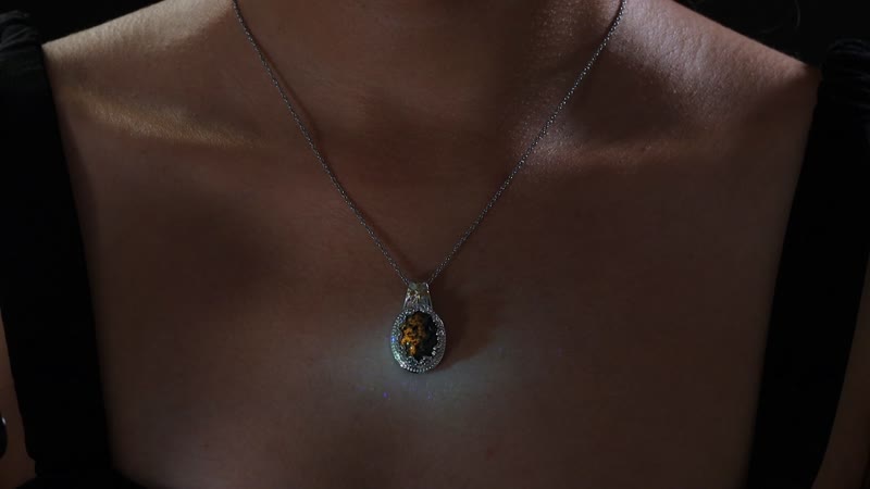 Karis Natural Yooperlite 10.00 ctw Crown Pendant in 18K YG Plated and Platinum Bond with Stainless Steel Necklace with Free UV Flash Light 20 Inches
