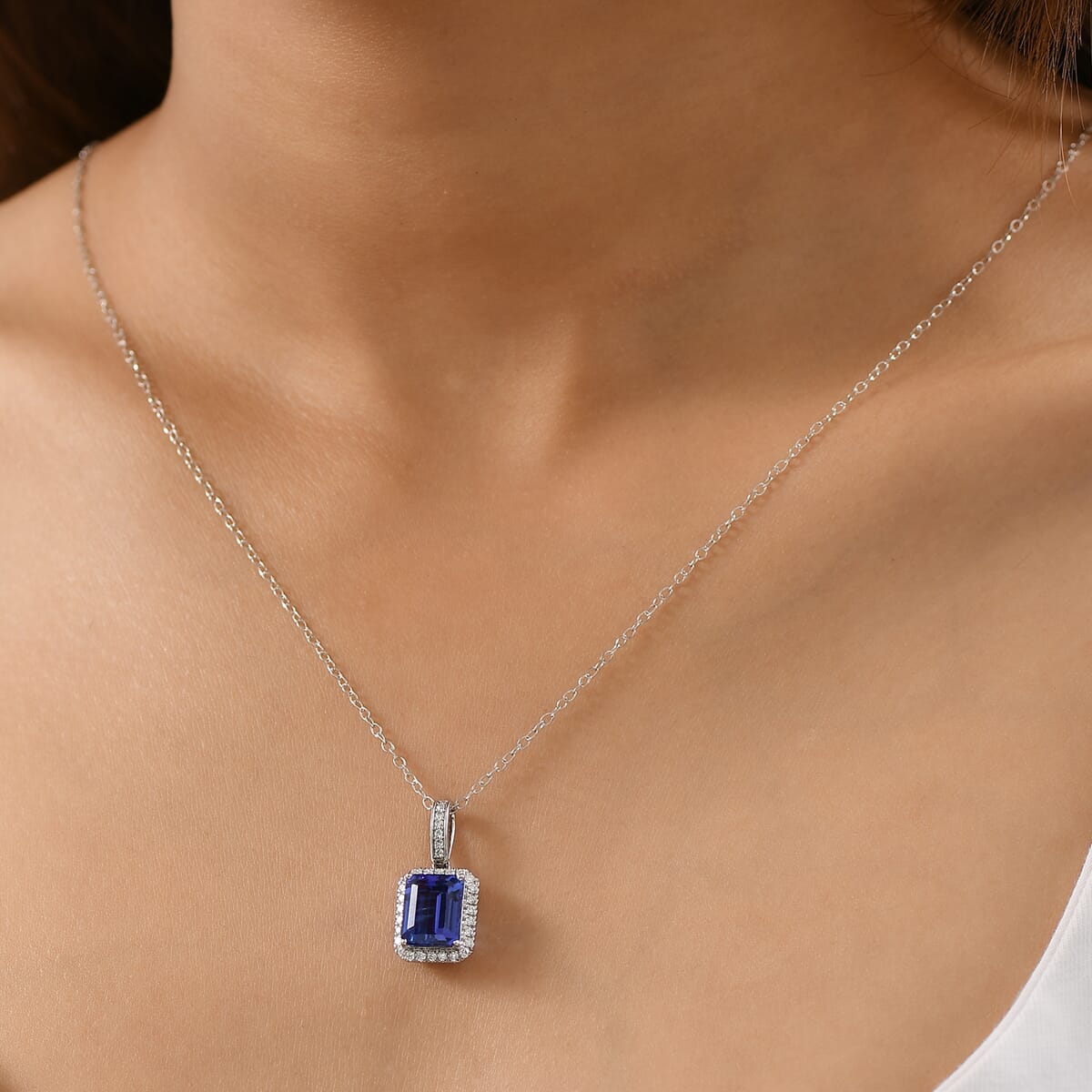 Certified & Appraised Rhapsody AAAA Tanzanite and E-F VS Diamond 4.33 ctw Pendant Necklace in 950 Platinum 20 Inches (Del. in 10-15 Days) image number 2