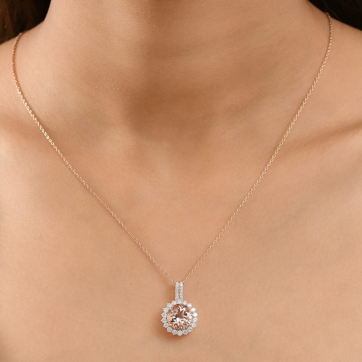 Certified & Appraised Luxoro AAA Marropino Morganite and G-H I2 Diamond 4.02 ctw Pendant Necklace in 10K Rose Gold 20 Inches (Del. in 10-15 Days) image number 2