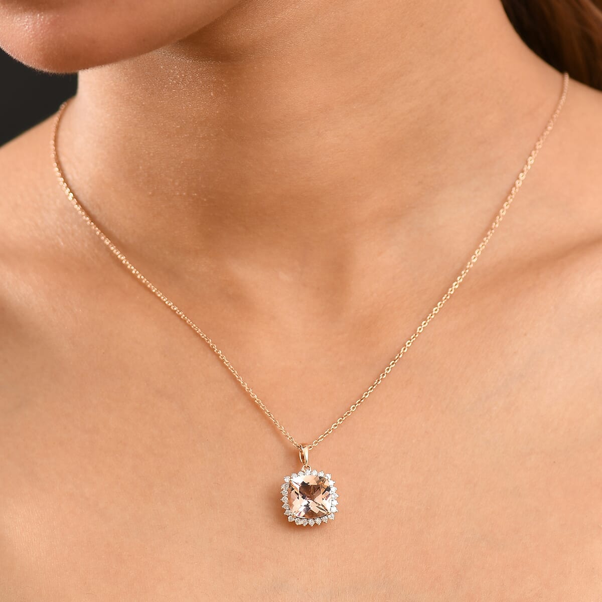Certified & Appraised Luxoro AAA Marropino Morganite and G-H I2 Diamond 3.74 ctw Pendant Necklace in 10K Rose Gold 20 Inches (Del. in 10-15 Days) image number 2