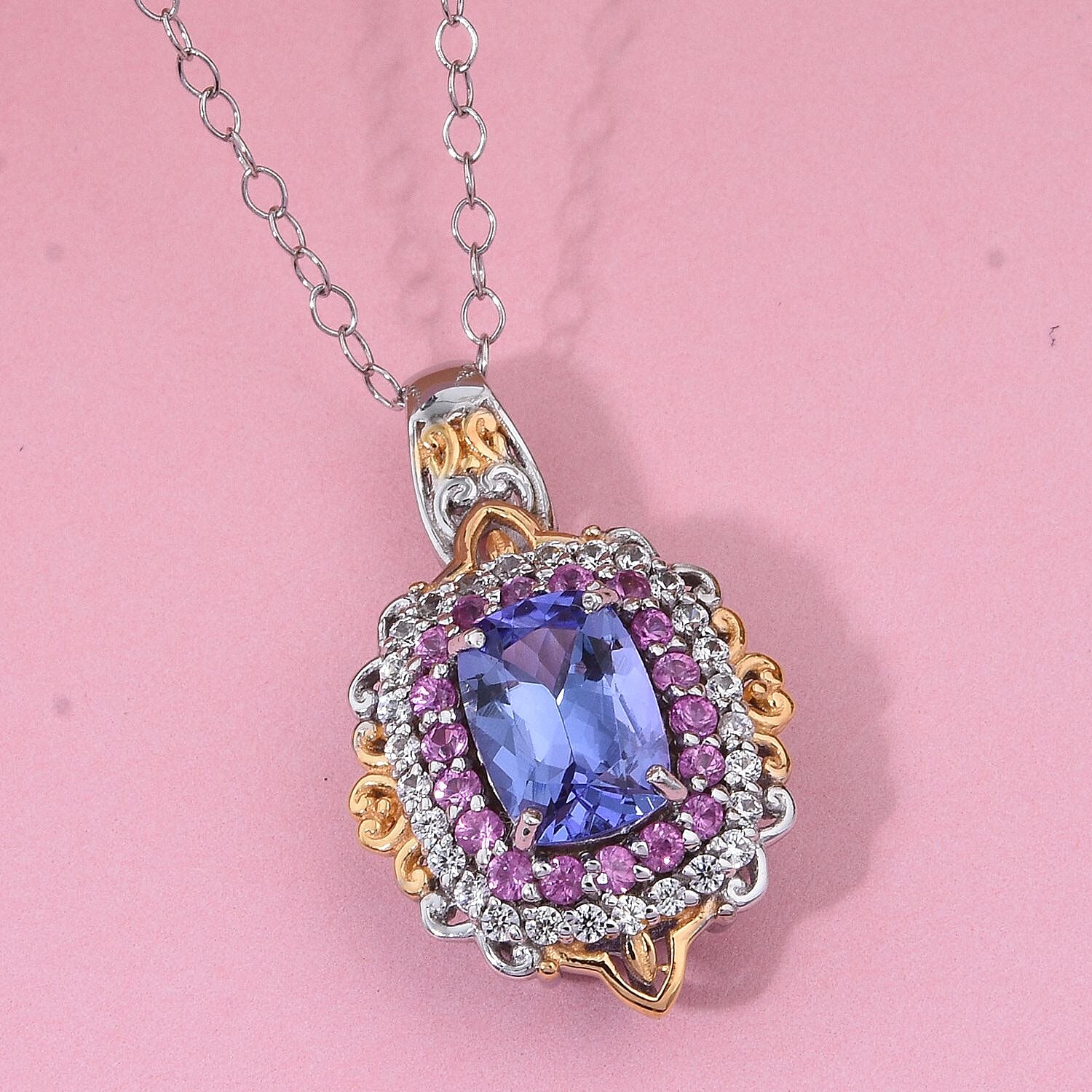 Cushion - Product card gallery slide 2 (10146071544091)