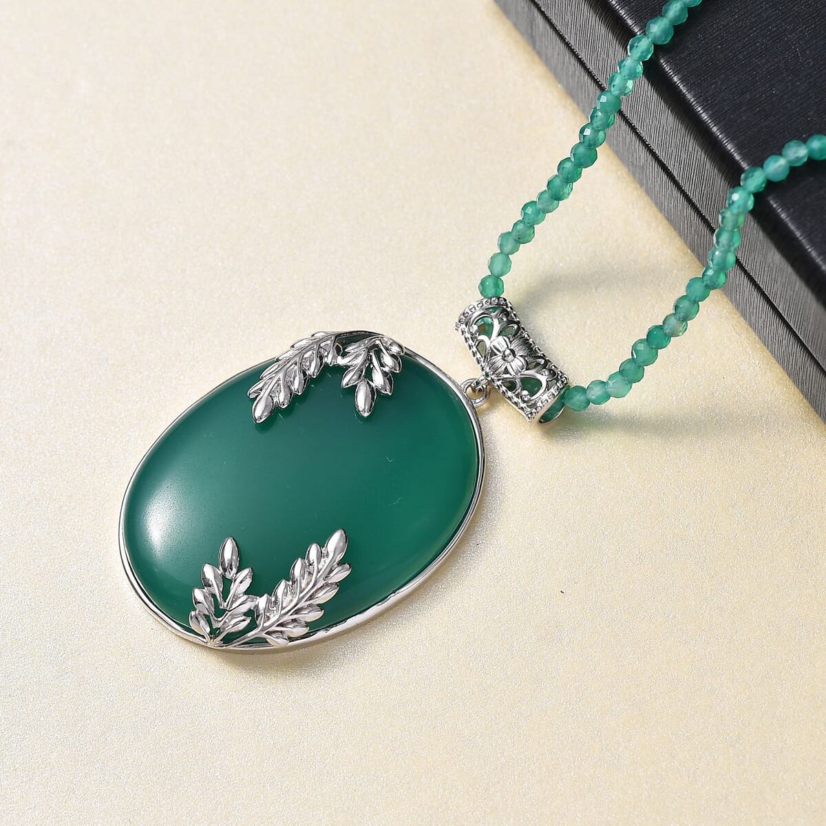 Karis Verde Onyx 124.20 ctw Flower and Leaves Pendant with Beaded Chain 20 Inches in Platinum Bond image number 1