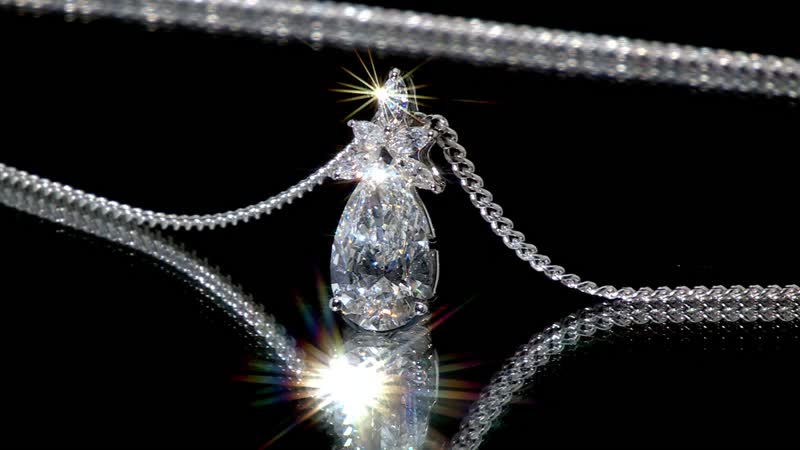 IGI Certified Luxuriant Lab Grown Diamond E-F VS 2.00 ctw Elysian Bloom Pendant Necklace in 950 Platinum 20 Inches