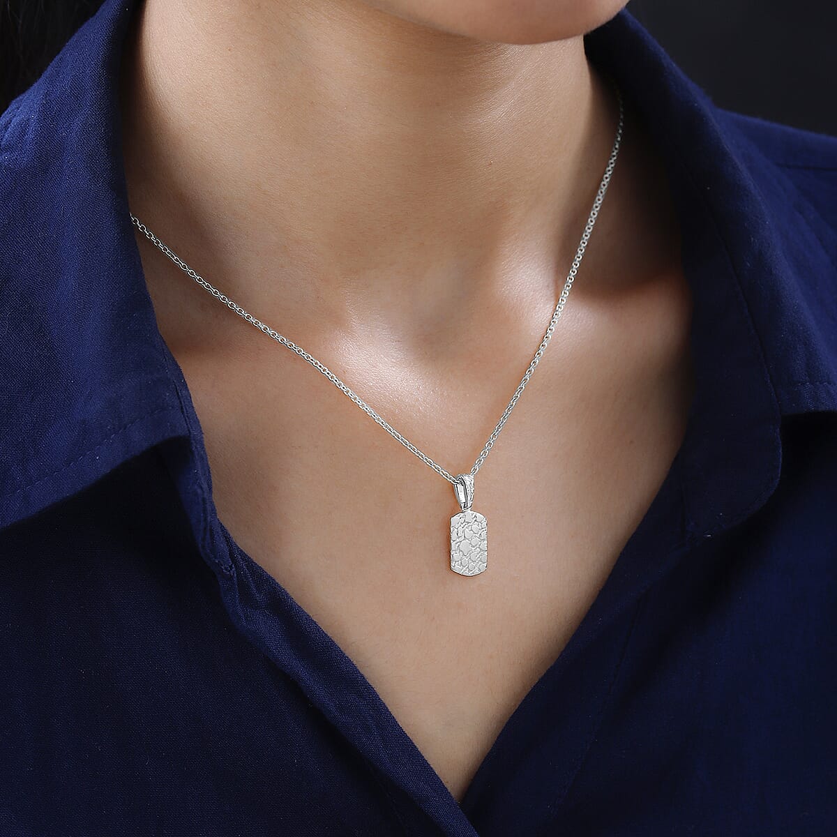 Bar Pendant Necklace in 10K White Gold 1.50 Grams 20 Inches image number 1