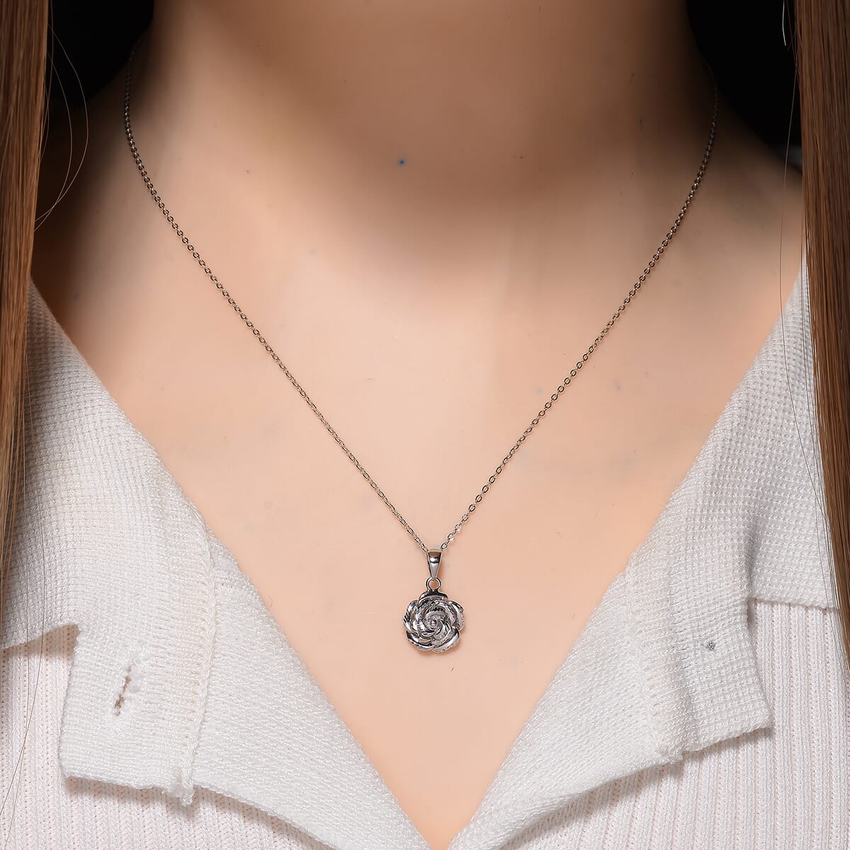 Rose Pendant Necklace in 950 Platinum 4.02 Grams 18 Inches image number 1