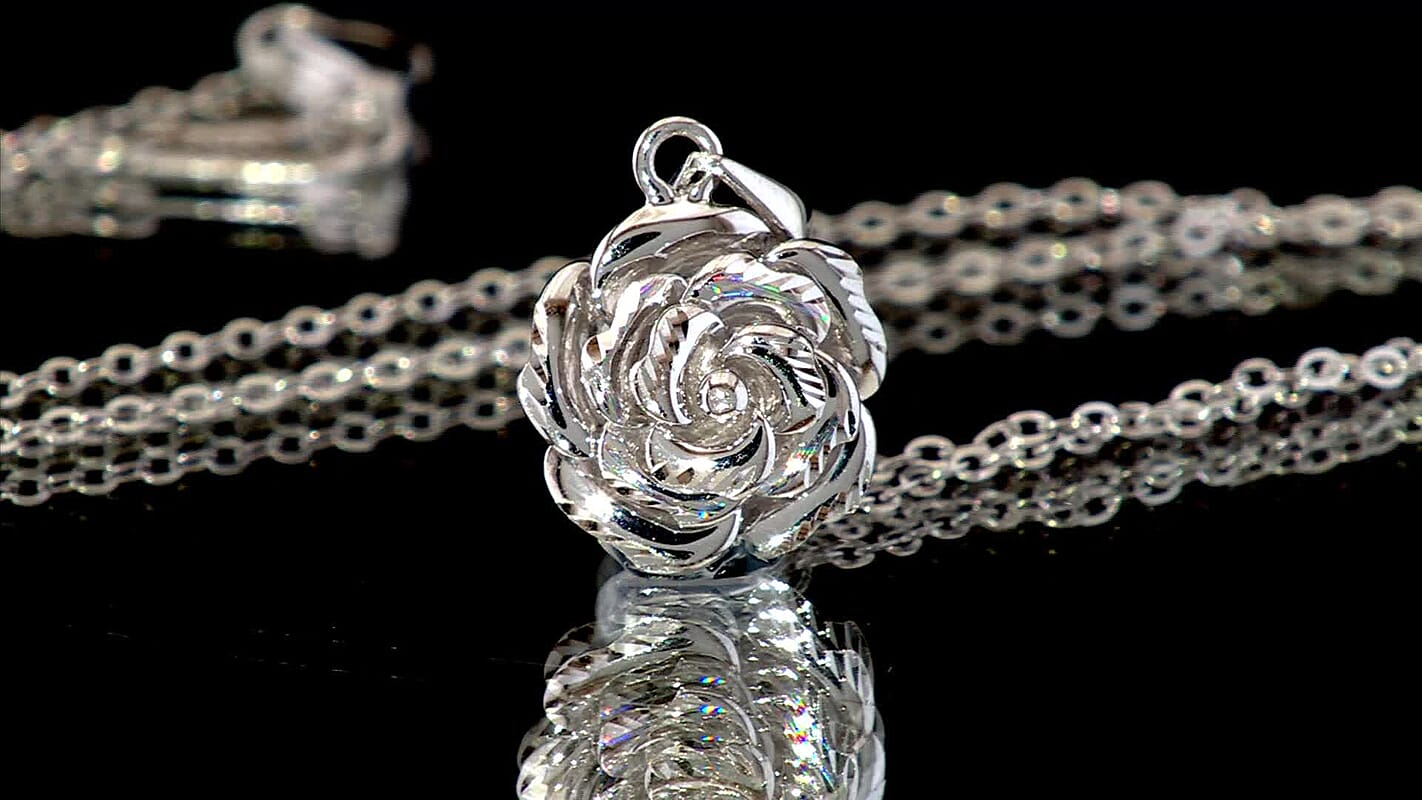 Rose Pendant Necklace in 950 Platinum 4.02 Grams 18 Inches
