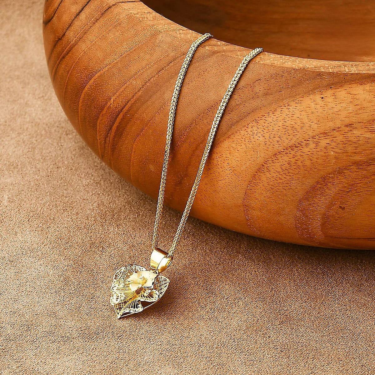 Blossom Heart Pendant Necklace in 10K Yellow Gold 20 Inches 3 Grams image number 1