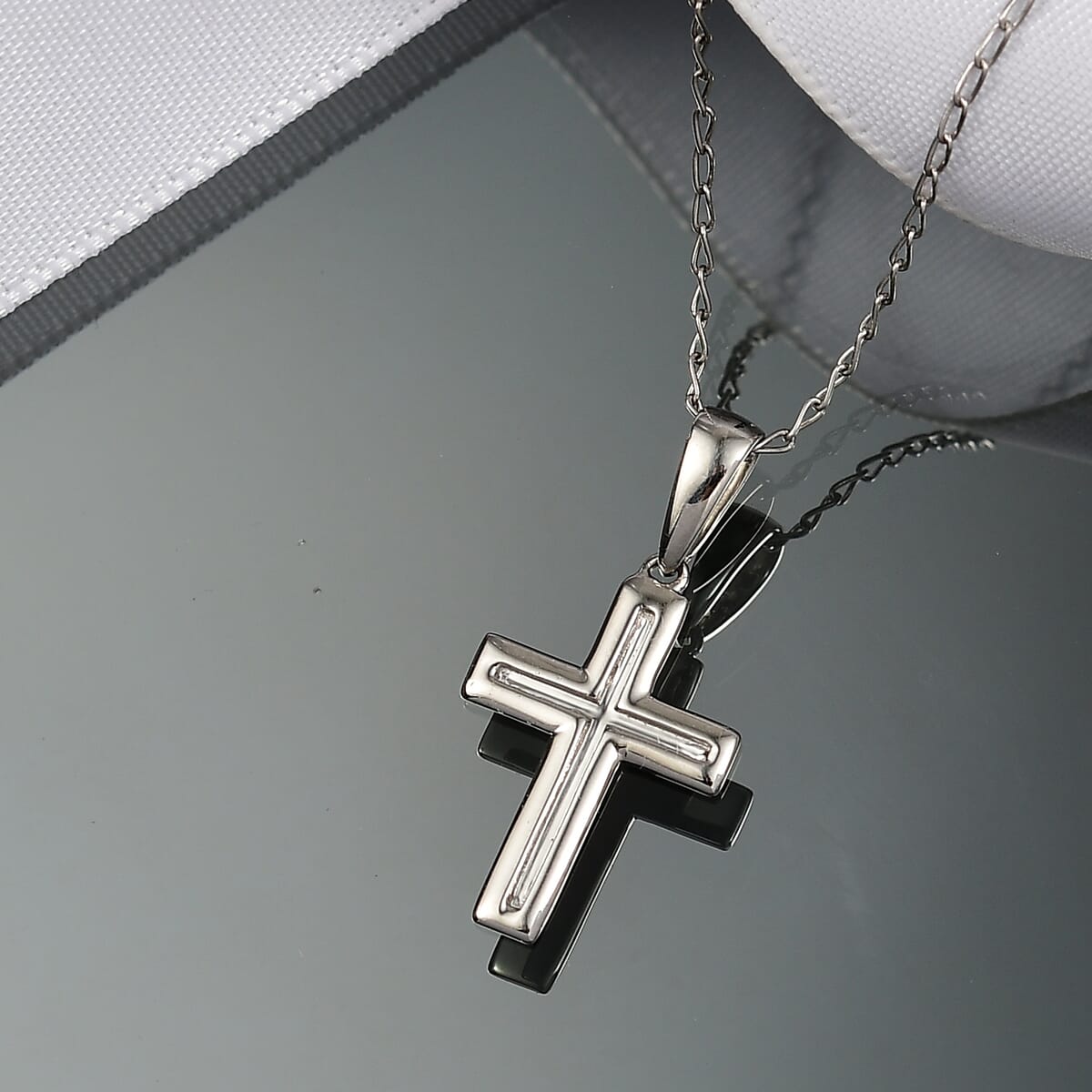 Cross Pendant Necklace in 950 Platinum 20 Inches 4.30 Grams image number 1